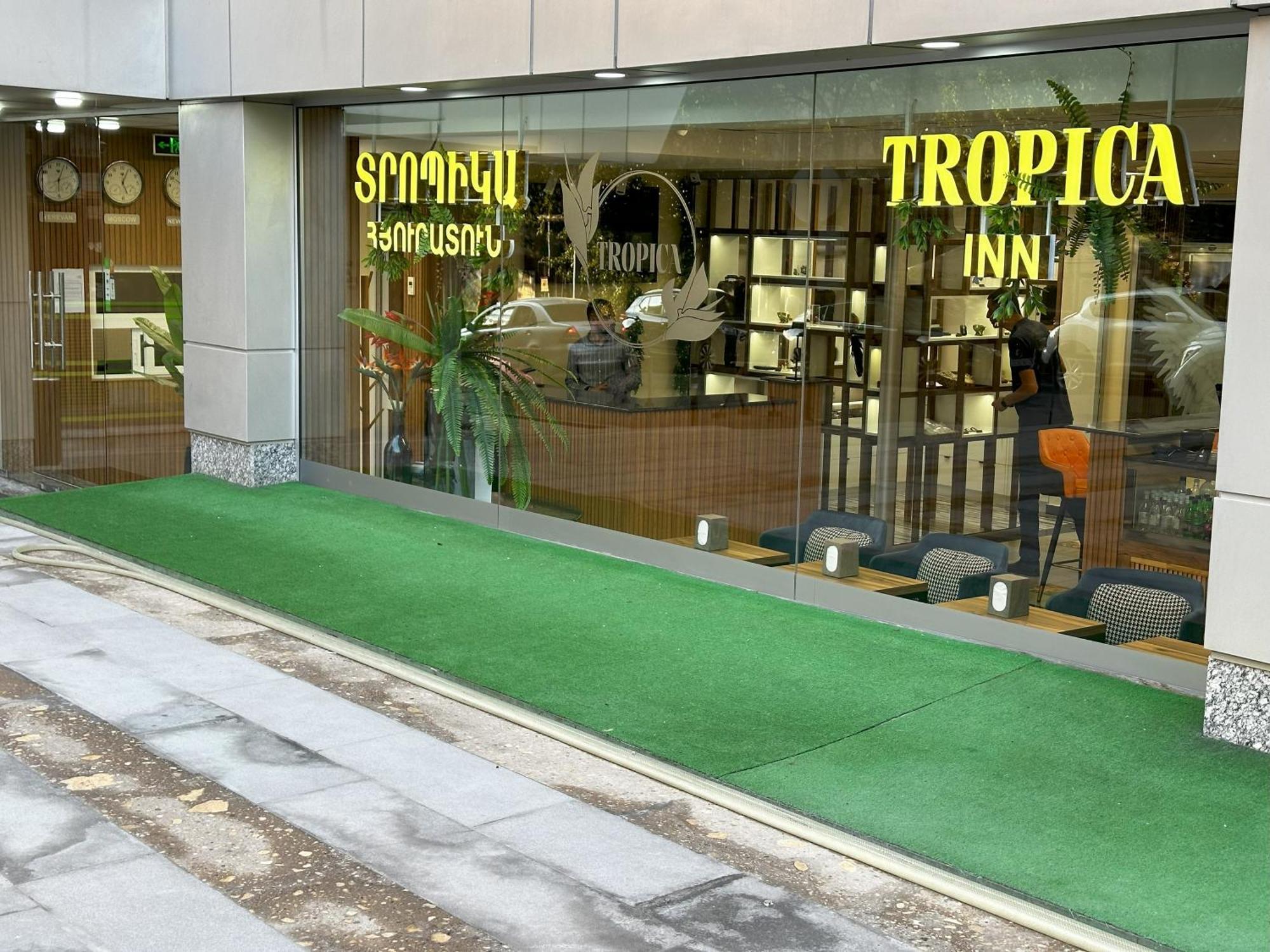 Tropica Inn Hotel Jerevan Exteriör bild