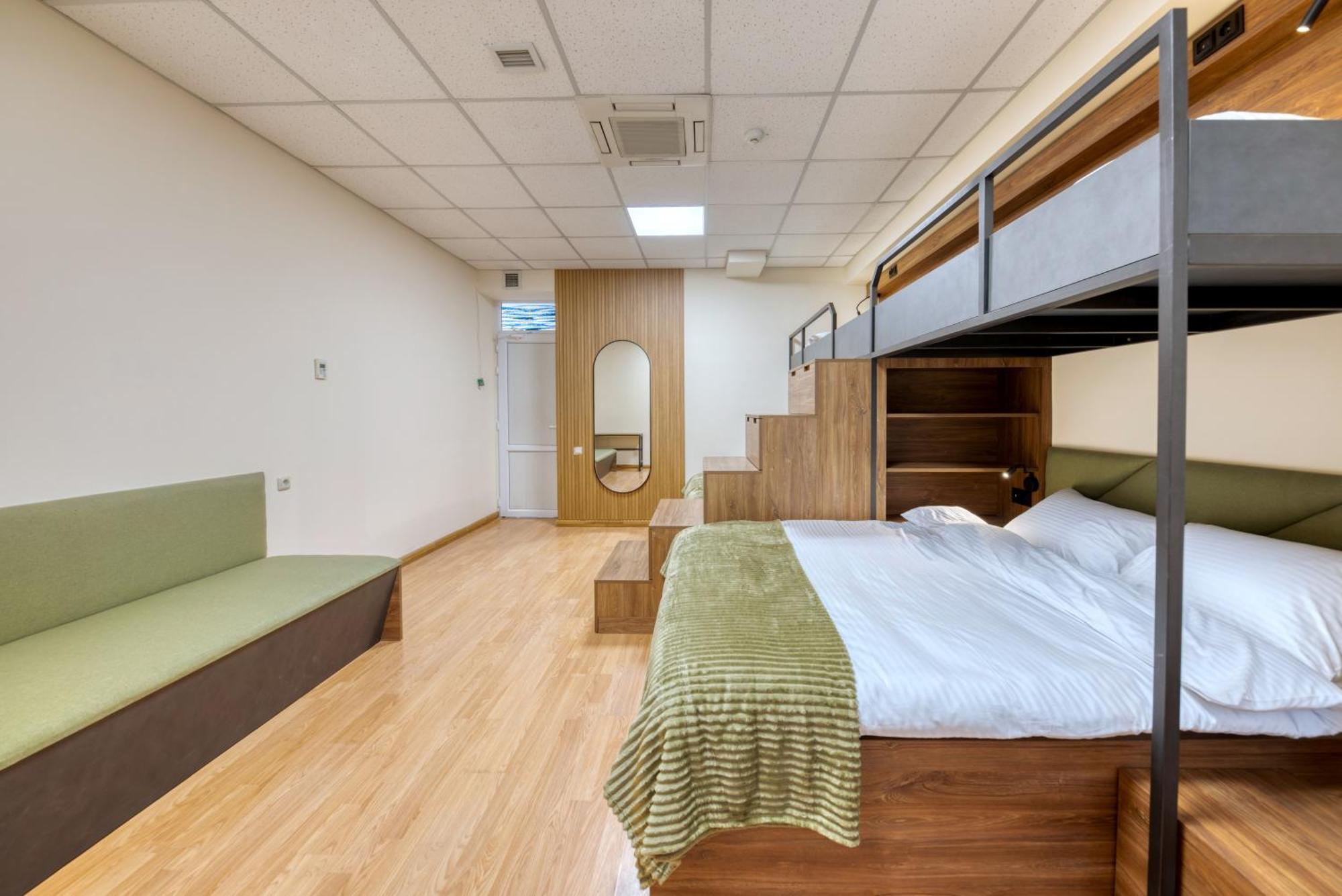 Tropica Inn Hotel Jerevan Exteriör bild
