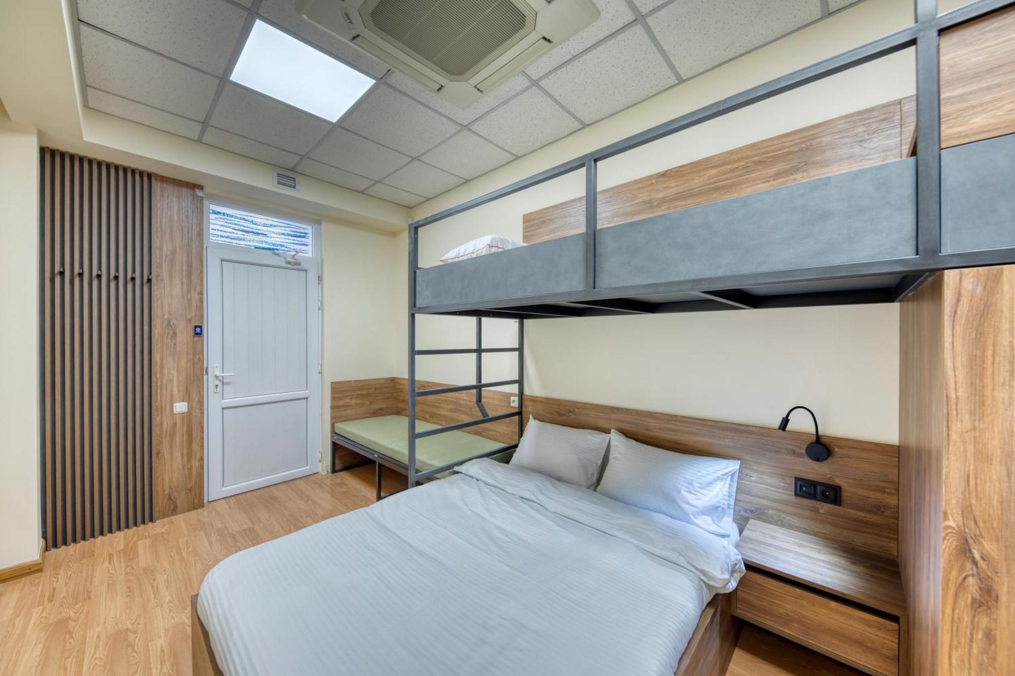 Tropica Inn Hotel Jerevan Exteriör bild