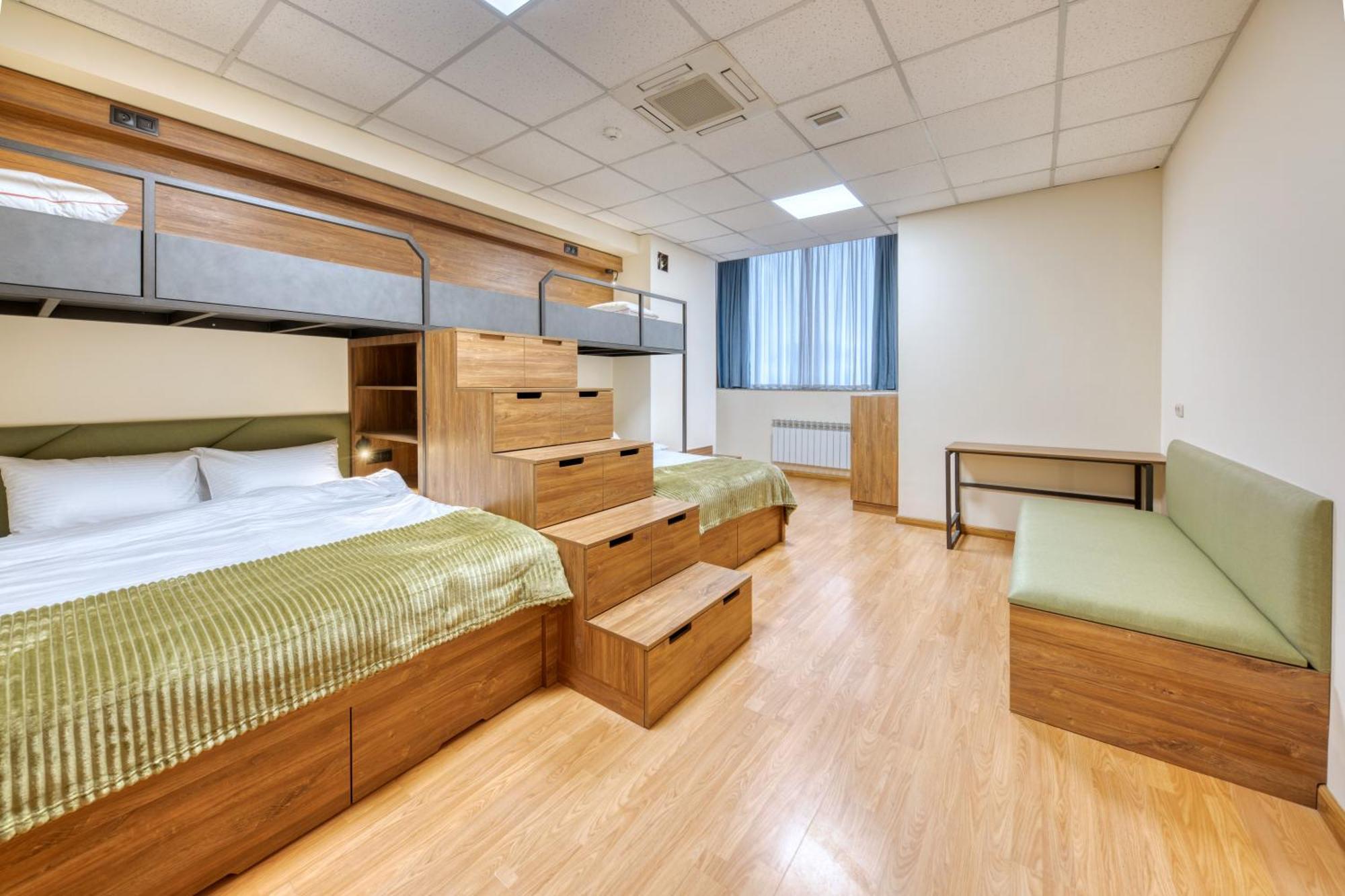 Tropica Inn Hotel Jerevan Exteriör bild